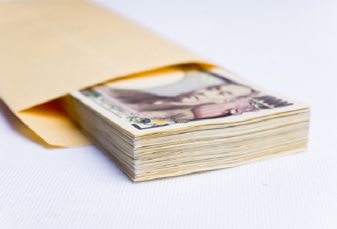 大金を隠していた娘の素行|危険な仕事から手を引かせる方法